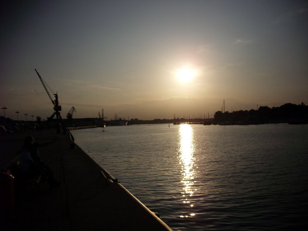 Hafen Rostock - Abendstimmung by Ernst Sell