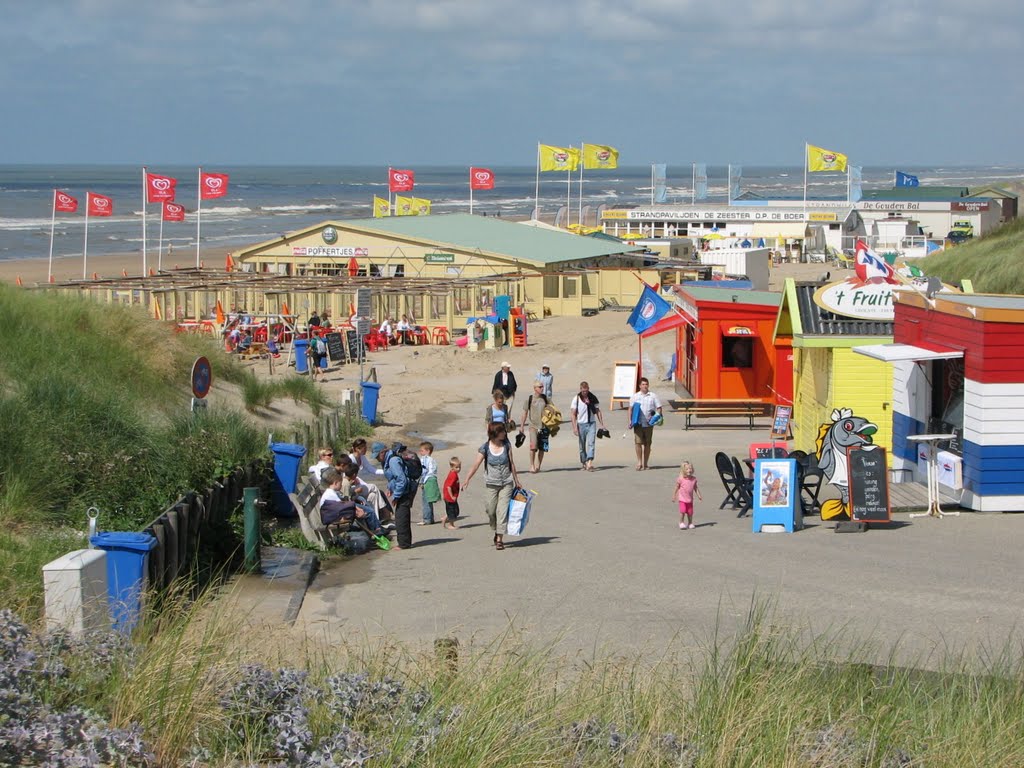 Strand bij Wassenaarse Slag by Piet Guijt