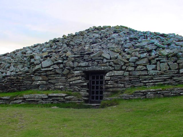 Camster Grey Cairns by VKeith