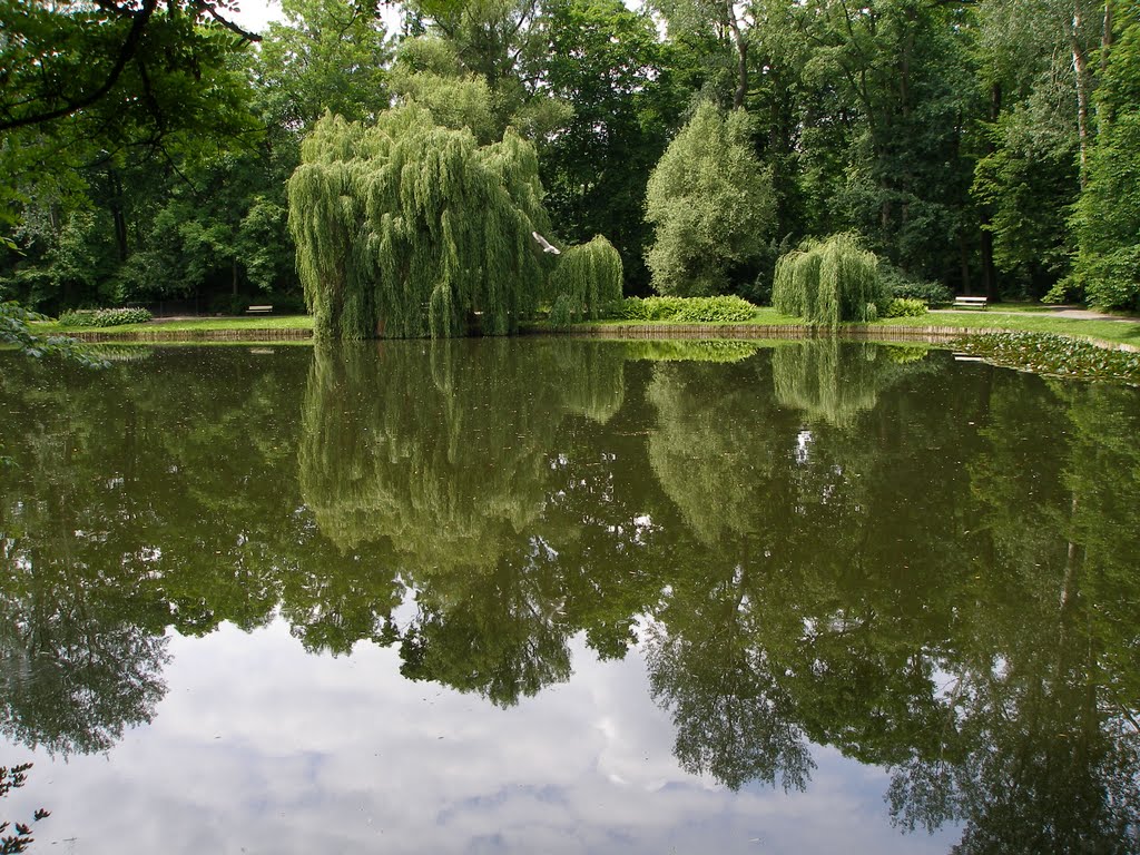 Wilanów, park by JanuszMal