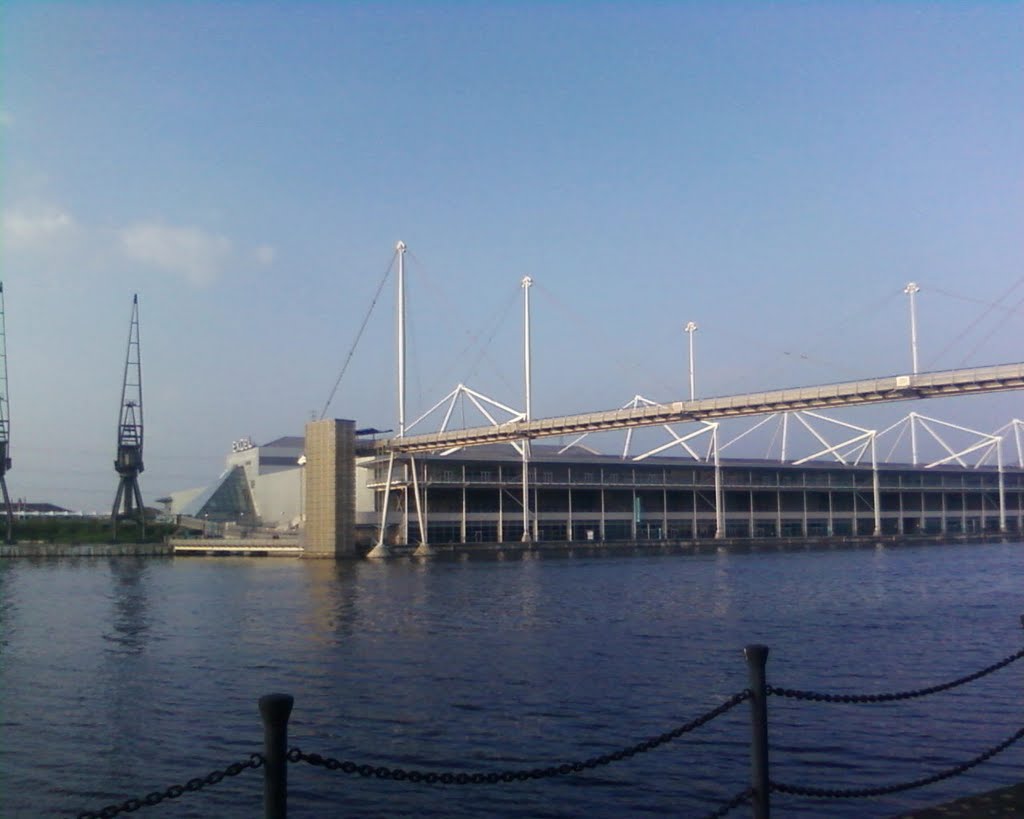 ROYAL VICTORIA DOCKS - LONDON by wanderley stagliano