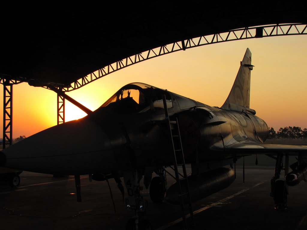 FAB - Mirage 2000 - fim de dia na BAAN, Anápolis, GO, Brasil. by André Bonacin