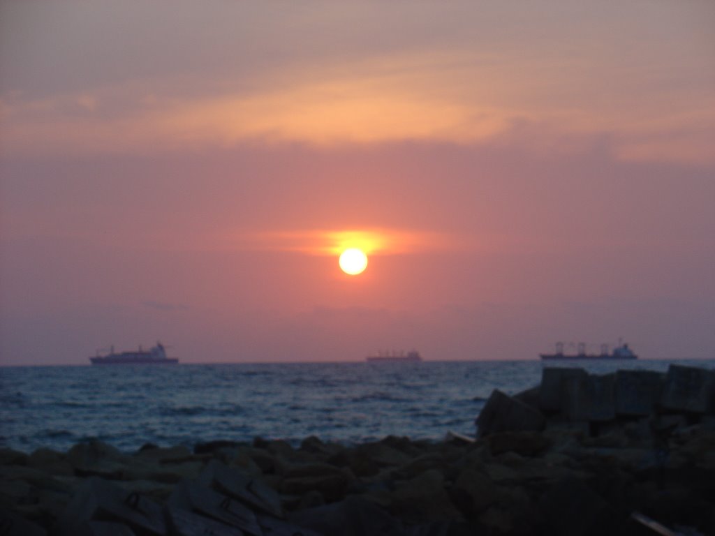 Ilha de Luanda - por de sol by jamm74