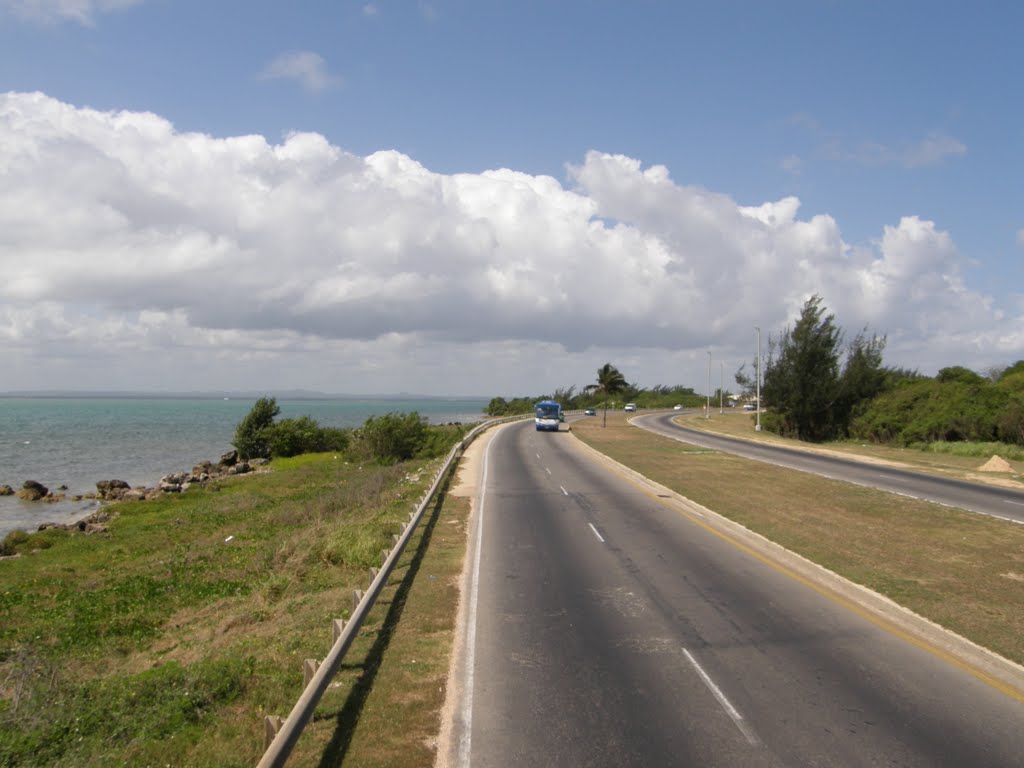 Road along the sea / Silnice podél moře by DM brothers