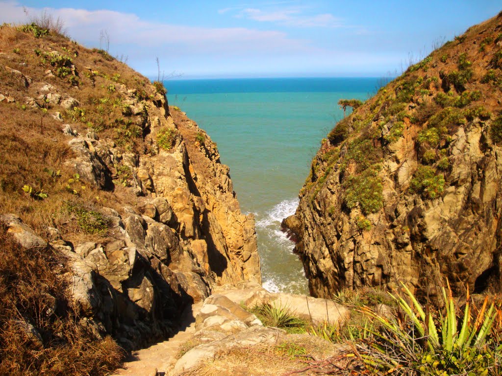 Segunda quebrada de Villa Rica by Alejandro Guzmán Rob…