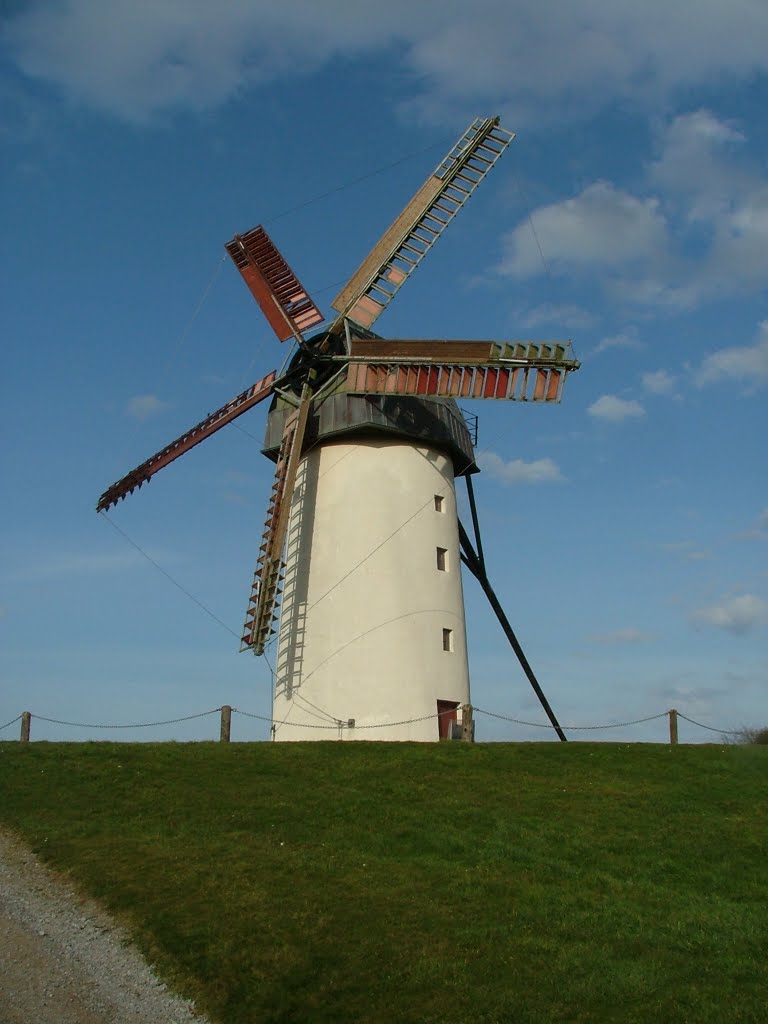 Skerries wind mill by Viktor Krizsan