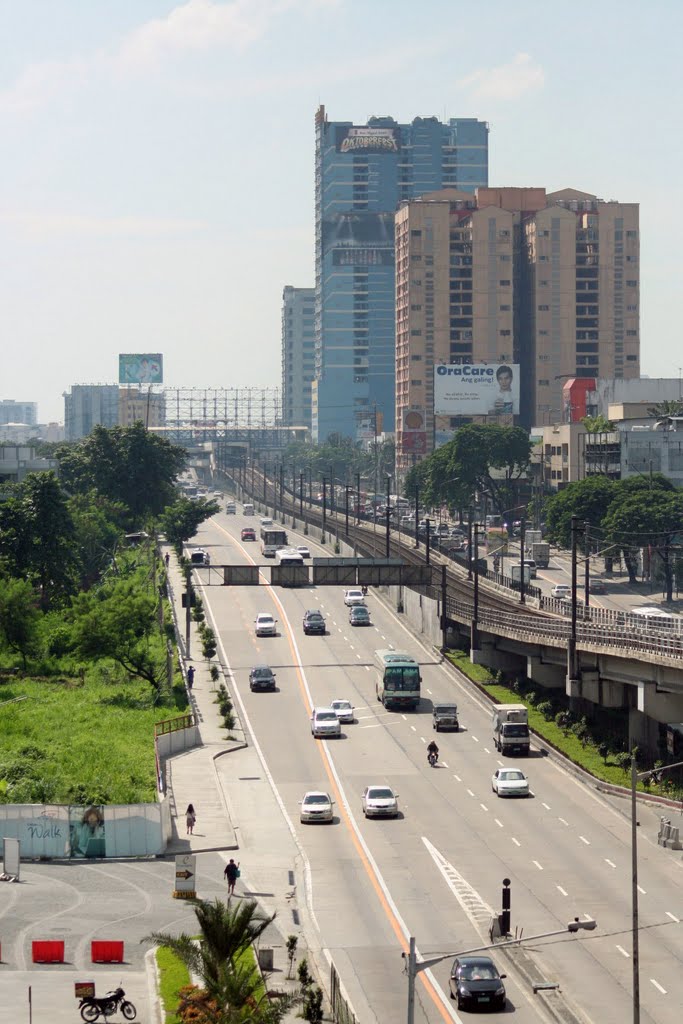 Pinyahan, Diliman, Quezon City, Metro Manila, Philippines by Alfred Galura