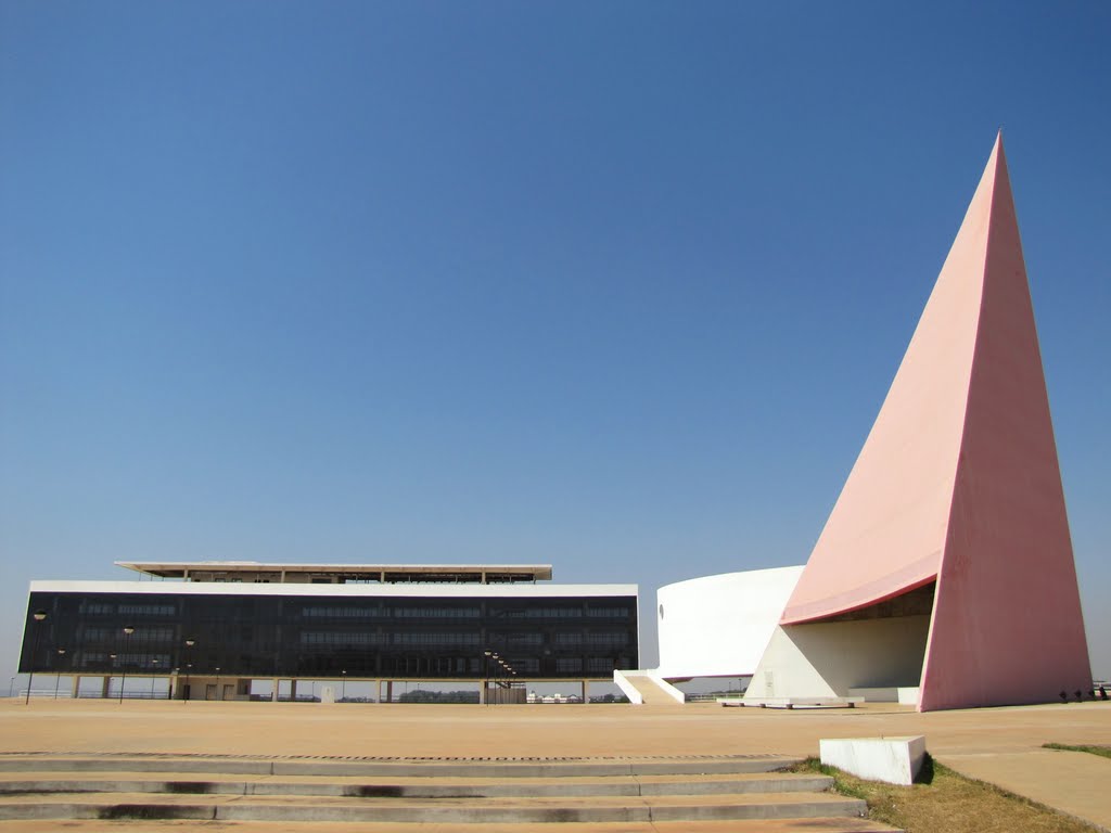 Centro Cultural Oscar Niemayer - Goiânia, GO, Brasil. by André Bonacin