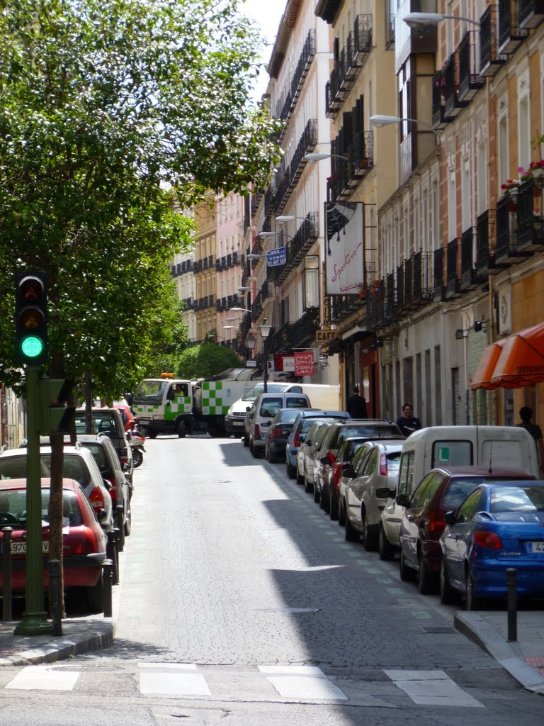 Calle de Malasaña desde San Bernardo by navato1212