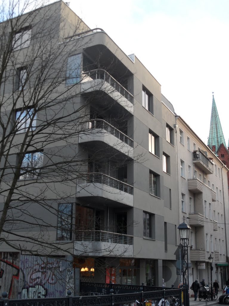 Neubau Greifenhagener Straße direkt an der Ringbahn - Blick von der Ringbahnbrücke by Ingolf Berger