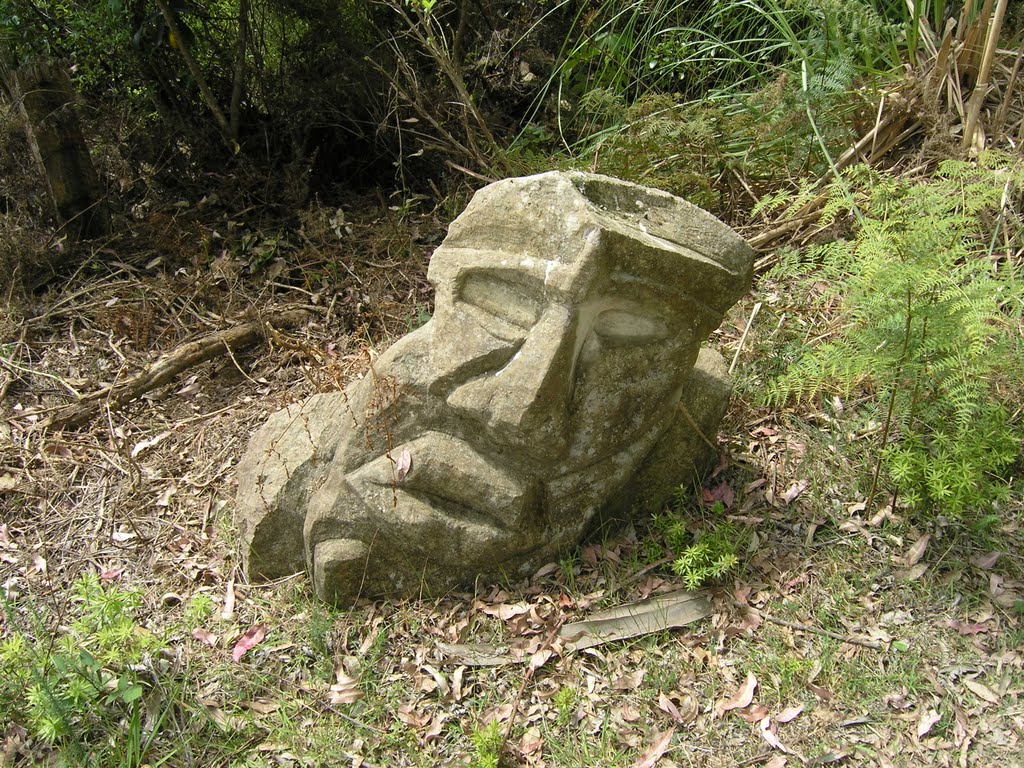 (i) Mahara Garden Pottery and Sculpture park - artworks in open air gallery by Tomas K☼h☼ut