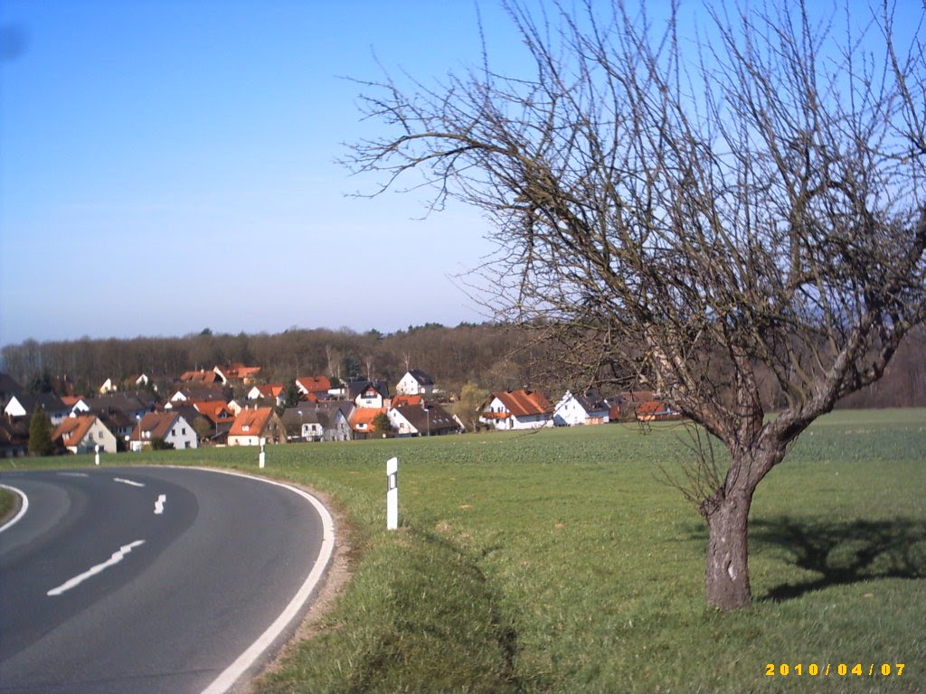 Hauptstraße zwischen Schlaifhausen und Wiesenthau by Björn Wehling