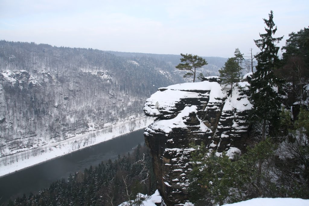 Belveder im Schnee by Niederkasseler by Niederkasseler