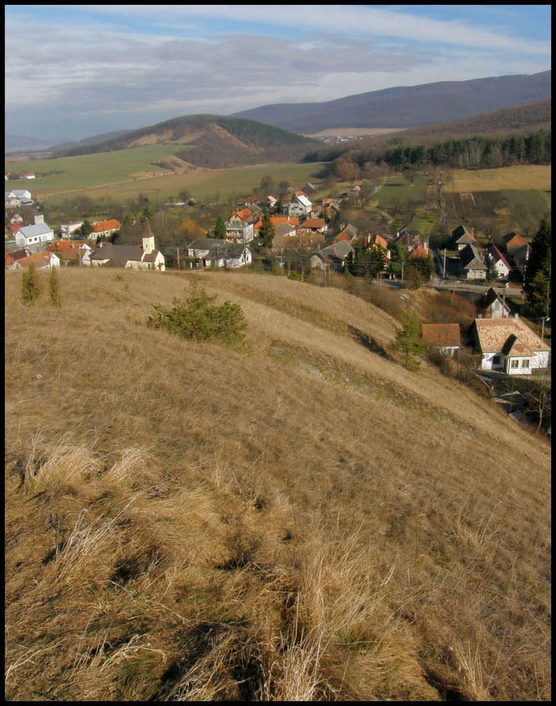 Obec Radobica. (r.2011/OlypmusSP560UZ) by Matej Rückschlos Petruf