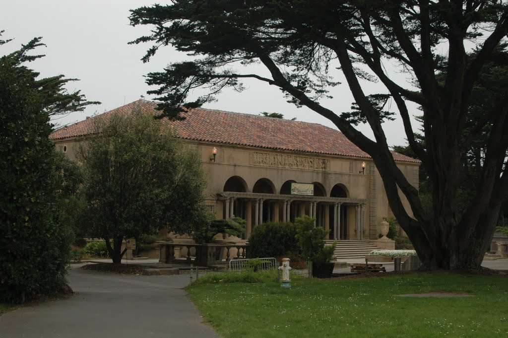 San Francisco, CA - San Francisco Zoo - The Mothers House by spronco