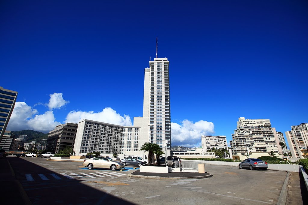 Beautiful Hawaiian Blue Sky by Hiroshi883