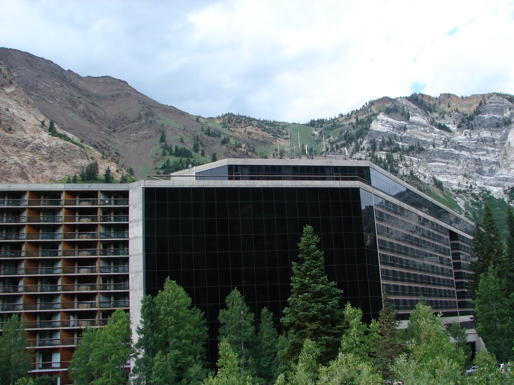 Cliff Lodge at Snowbird by BCJ365