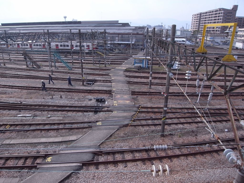 南福岡駅構内 Yard of Minamifukuoka Sta. by titanium22