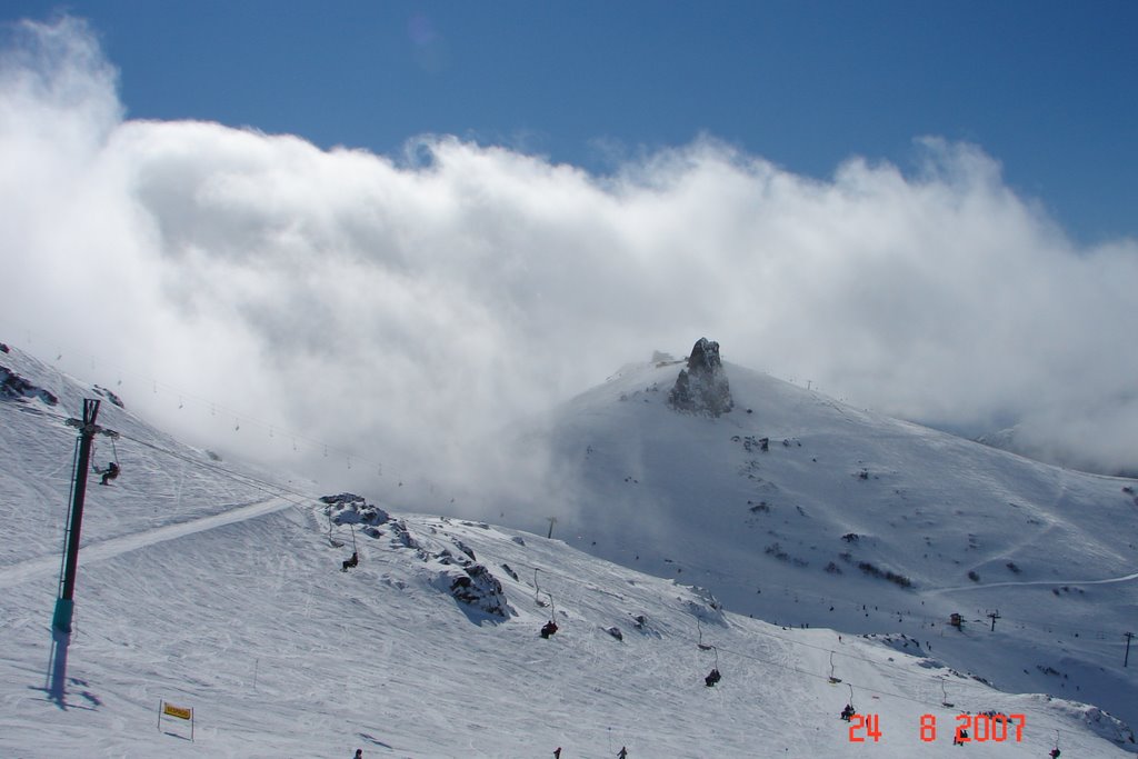 Cerro Catedral con Nubes by Eduardo Maspero