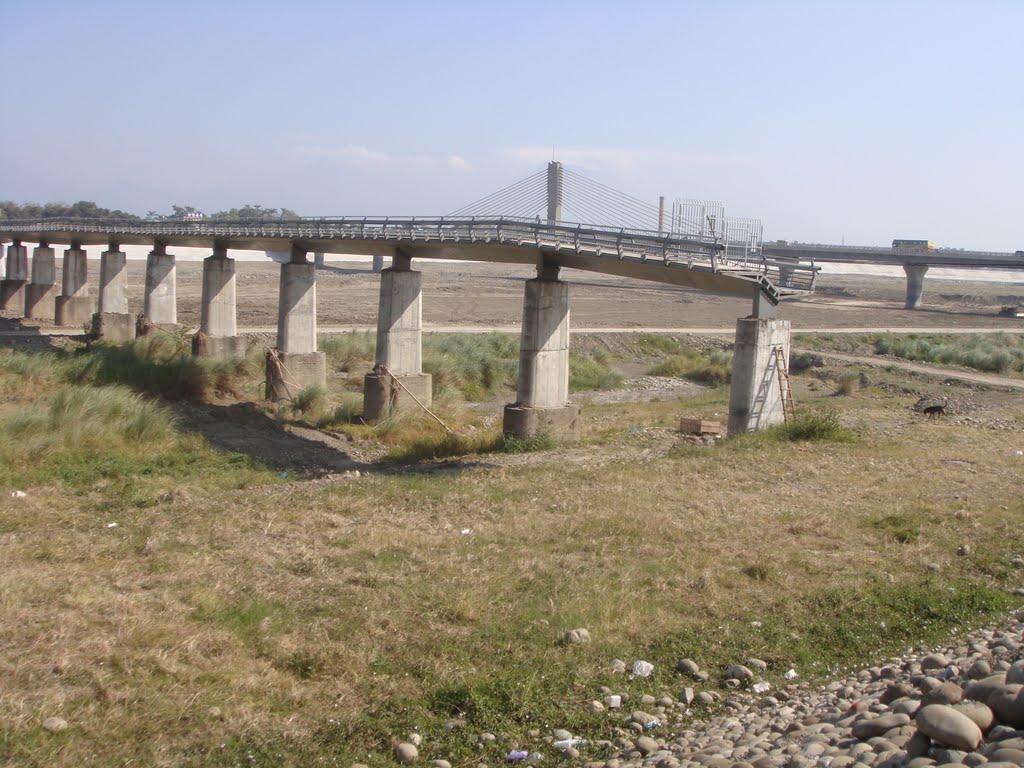 Taiwan 高雄縣，旗山地景橋腳踏車橋。(2011-02-08) by Taiwan泰