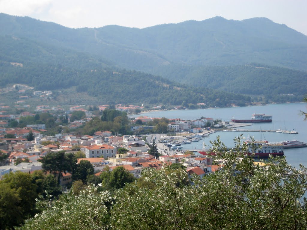 Viewpoint on the path to Amphitheatre - Limenas docks by Ivan Andric