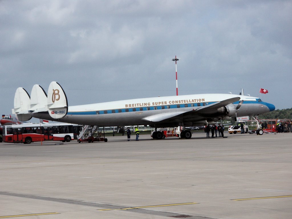 Conny bei den Airport Day`s 2007 (Lockheed Super Constellation) by Scapa Flow