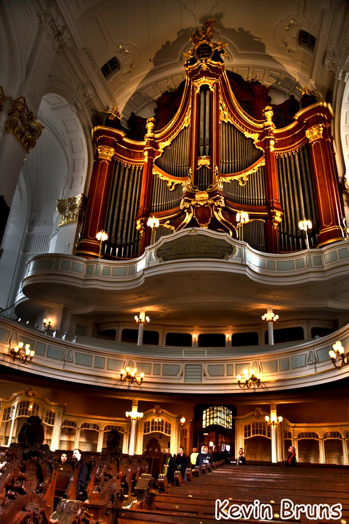 Orgel im Michel by Kevin Bruns