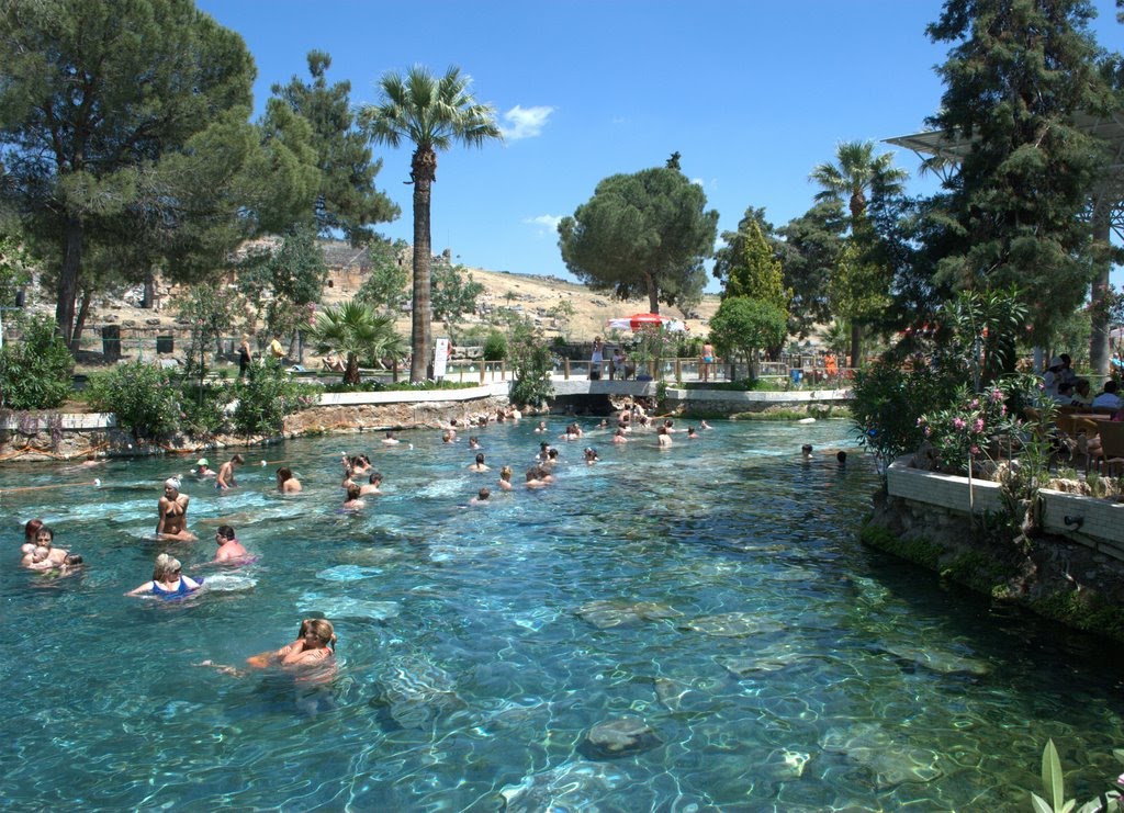 Thermal pool in Pamukkale by Mimmo Feminò