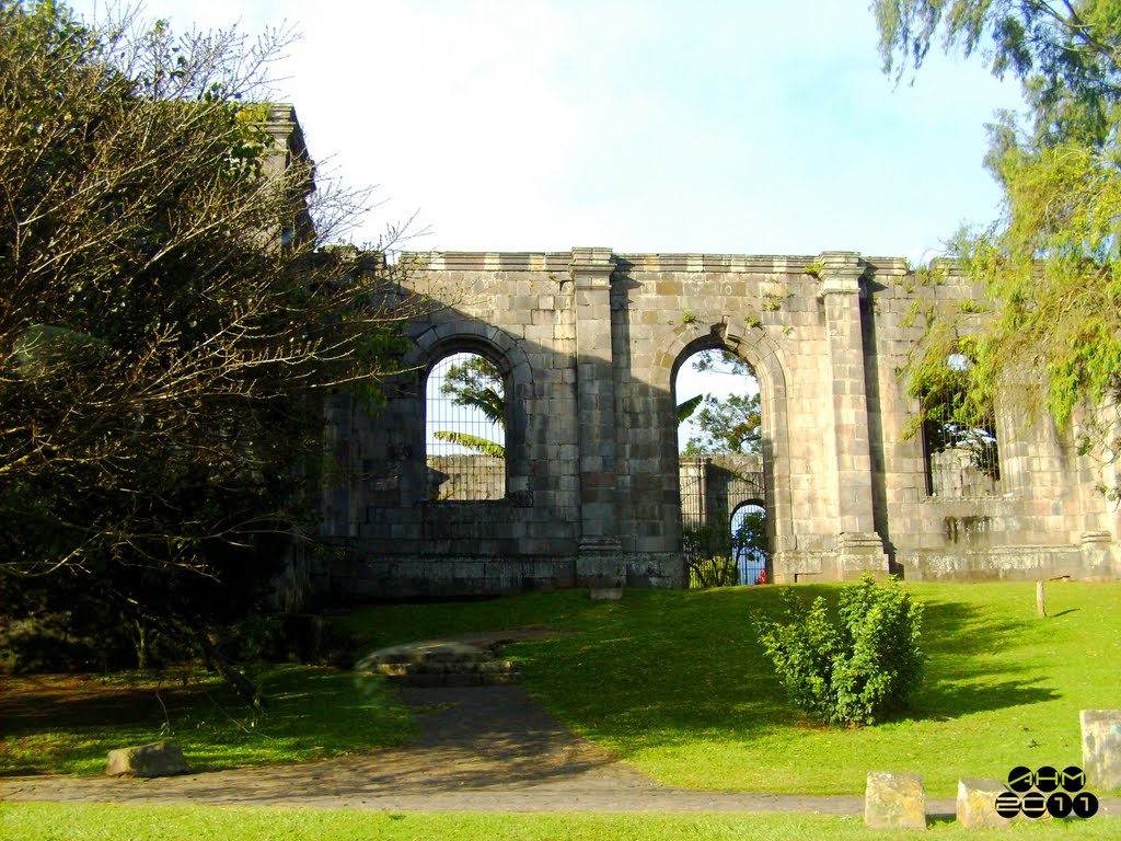 Ruinas Parroquia Santiago Apostol, Cartago, Costa Rica by Peloy (Allan H.M.)