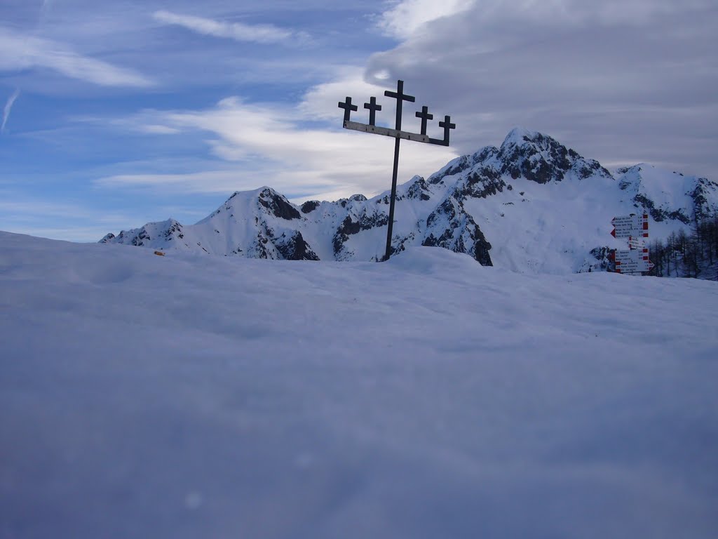 Passo cinque croci e sullo sfondo cima d'asta by thomas.battocchio@gm…