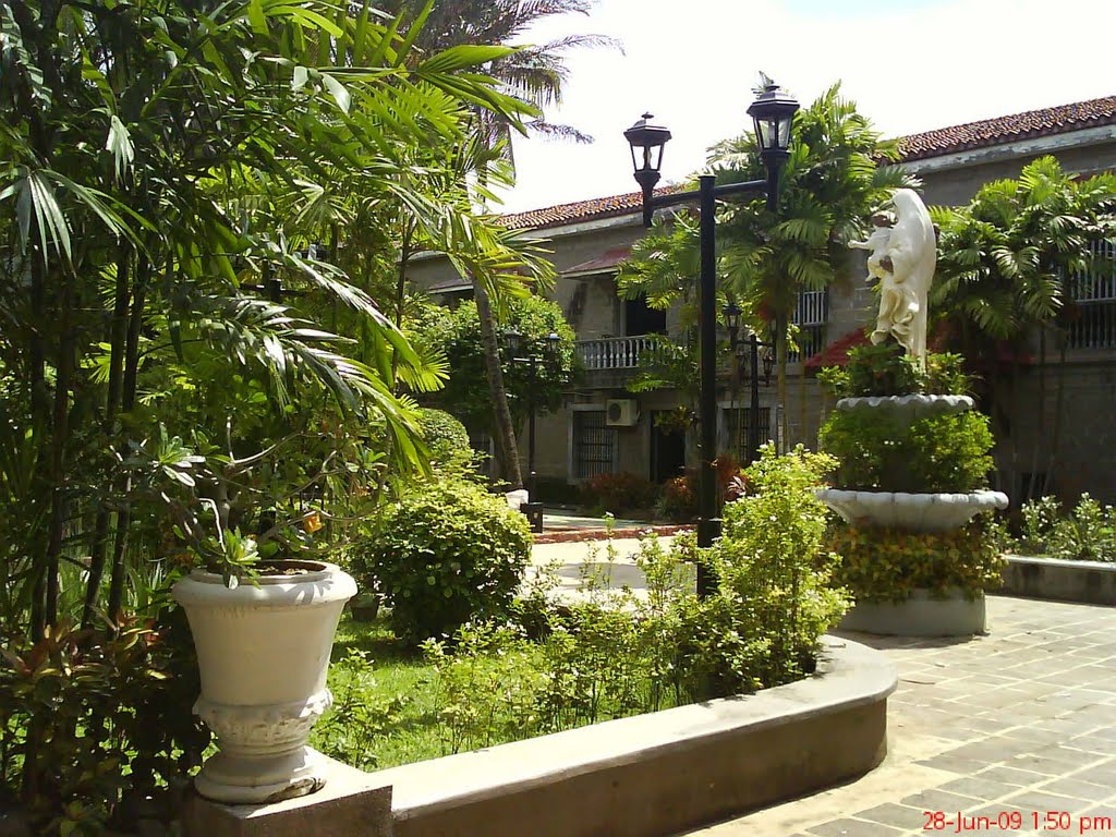 San Agustin, Malolos, Bulacan, Philippines by Alfred Galura