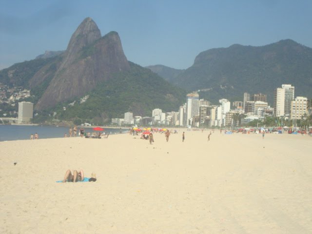 Entardecer na praia do Leblon by Ademar Antonio Merig…