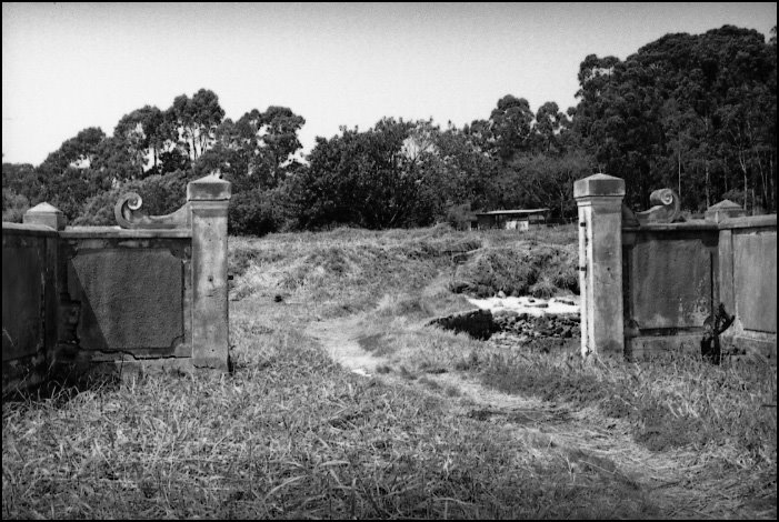 Tomada de dentro da construção - antes by andre paiva