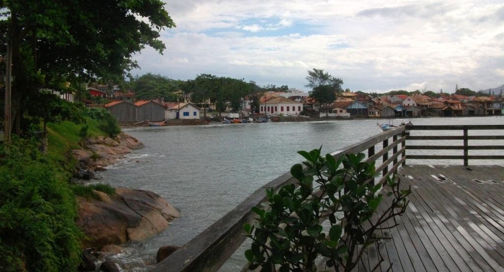 Vista do centro histórico Garopaba - SC by Edison Nunes