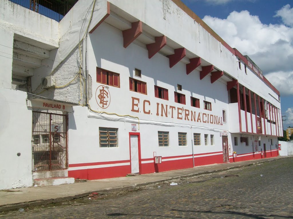 Frente do Estádio by Ullmann