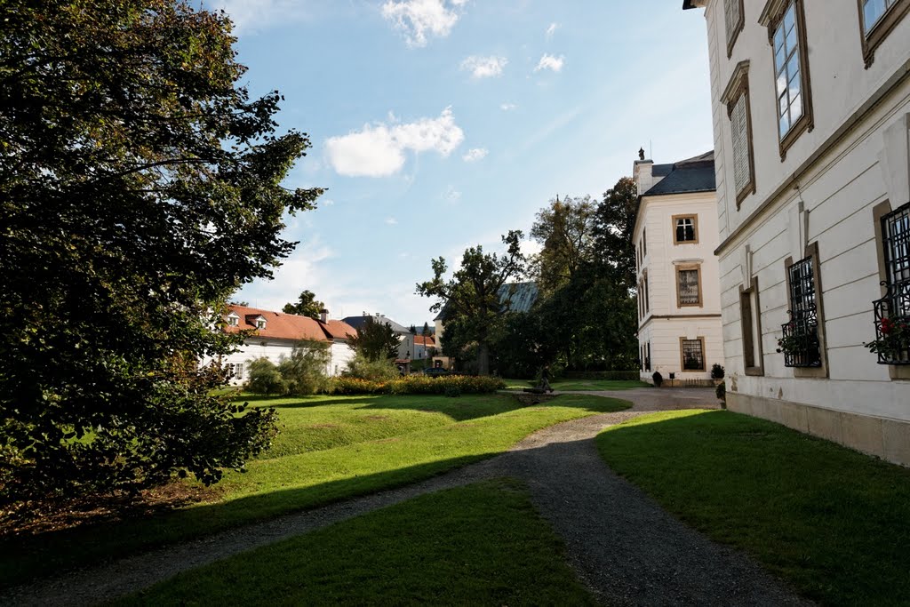 Vizovice - Zámek Vizovice / Late Baroque Castle Vizovice 1776 by František Antonín Grimm - French Style Garden - View SSE by txllxt