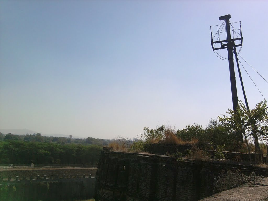 Rampart 6. Only rampart to have this huge pole used for oil burning light . by PM Velankar"velu".