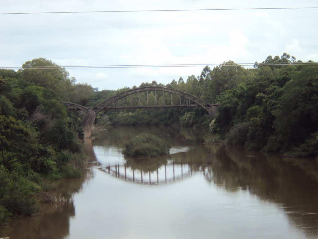 Ponte sobre o rio Jaguari! (acesse: http://mapaturistico.jaguari.rs.gov.br/index.html) by brunozprina