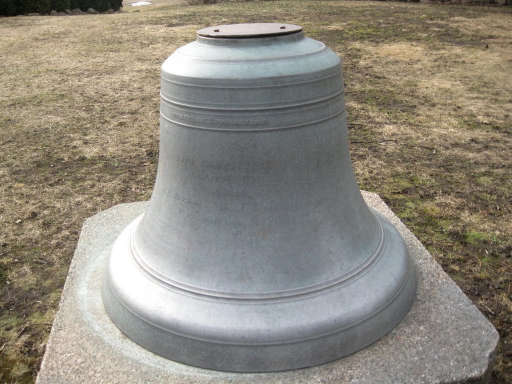 Bell at Belleview Park by ErikEF