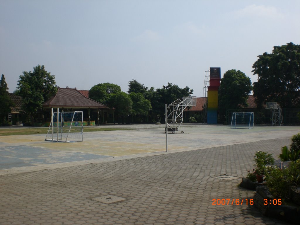 Di dalam sman 1 by didik pudji