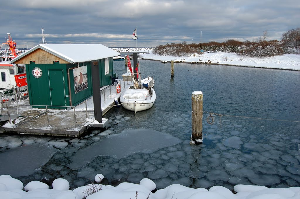 Glowe Hafen im Winter by Anglertreff Rügen