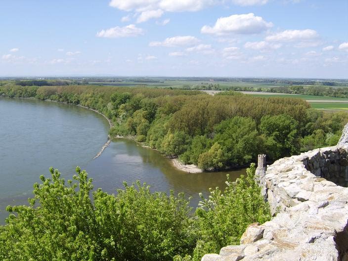 Burg Devin- Mündung der Morava in die Donau by hubi1802