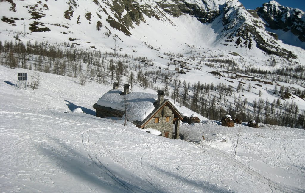 Rifugio Gattascosa by Giovanni Malinverni