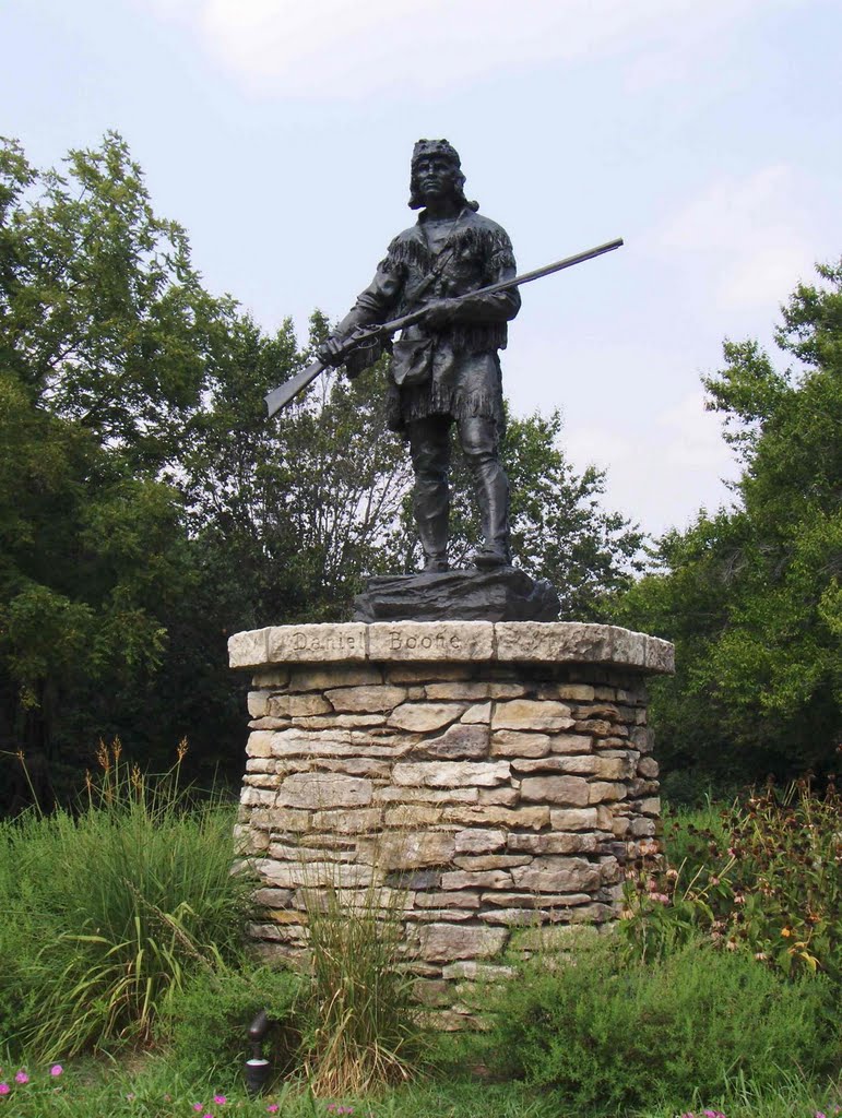 Daniel Boone Statue, GLCT by Robert Maihofer, Great Lakes Casual Traveler