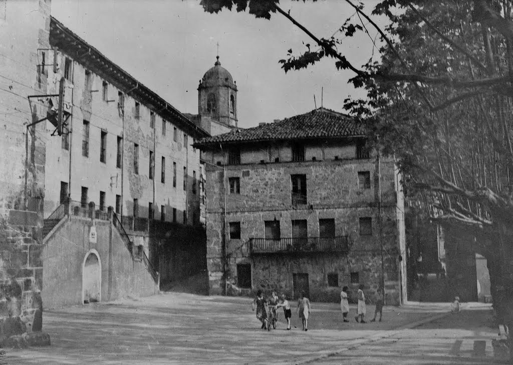 Plaza Zaharra XX. mende hasieran by Soraluze Gogoan