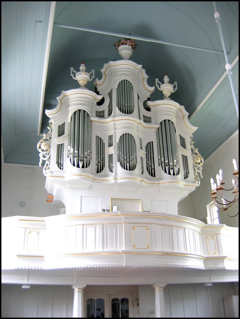 Groothusen: Orgel Hervormde kerk by © Dennis Wubs