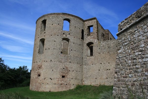 Borgholm slotsruin by Aanysek