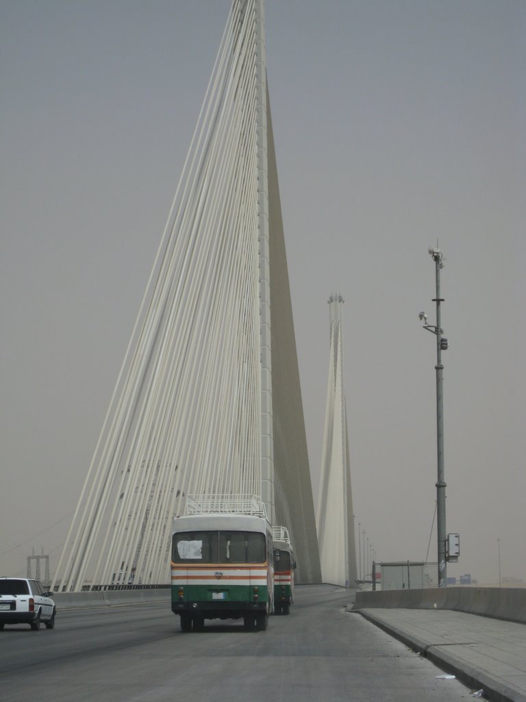 Wadi Leban Bridge...on a friday morning..!! by chaterpilar