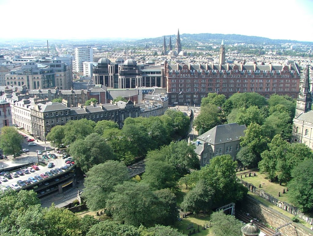 View from Edinbourgh Castle, 2006 (foto by Endre Gujdár, Budapest, Hungary) by Gujdár Endre