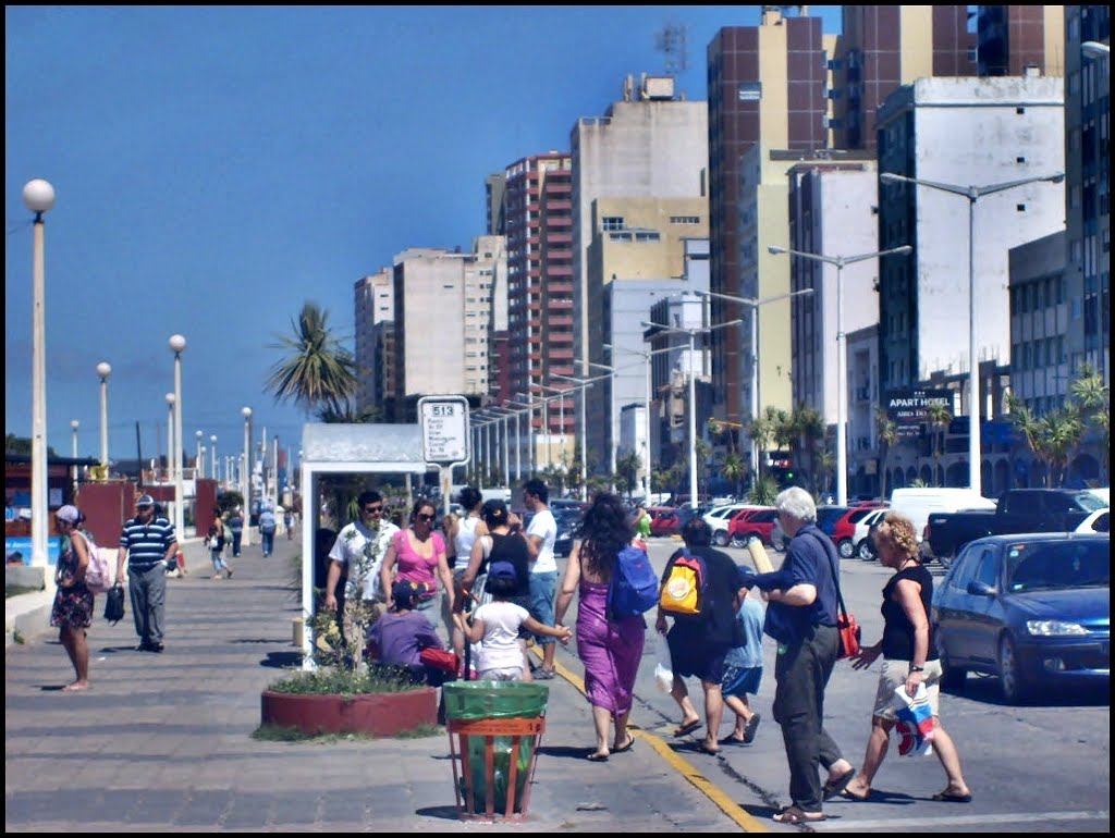 Av. 2 (costanera) de la playa by LichuKnzpt